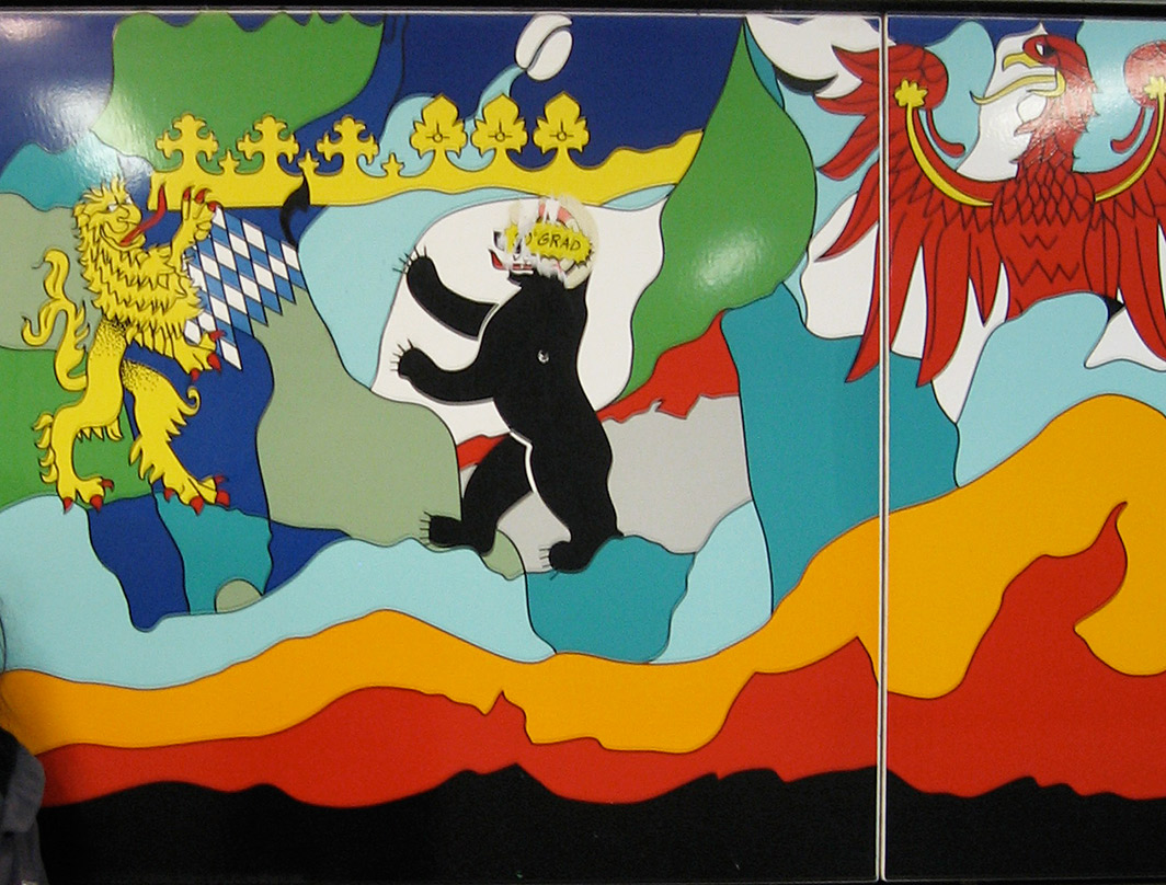 This artwork in the Budesplatz U-Bahnhof depicts the emblematic bear as well as other heraldic creatures. - <em>by S. K. Mandal</em>